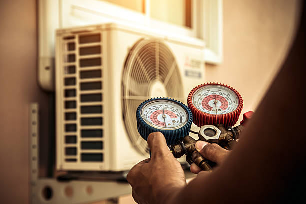 Professional Hvac technician working in Anderson, CA